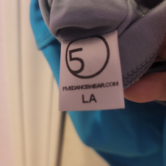 5 The Label Ribbed Top AL - Picture 2 of 2